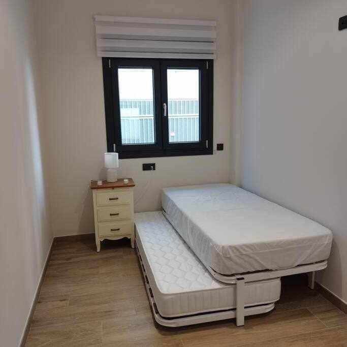 Estupendo Piso Nuevo En Playa Victoria Apartamento *